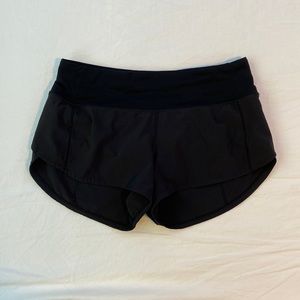 black lululemon shorts